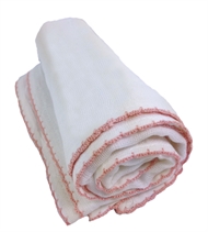 Mullwindel mit rosa Häkelsaum