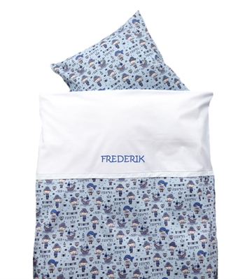 Babybettwäsche mit Namen, Piraten, 80/80 cm, hellblau mit weißer Kante