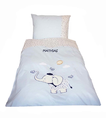 Kinderbettwäsche mit Namen, Elefant mit Hut, hellblau, 100/135 cm